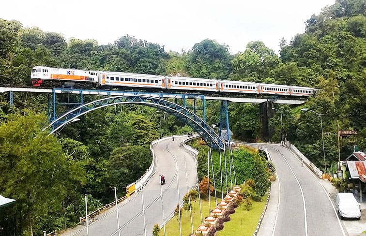 Jika direaktivasi, mako kereta api akan lewat jembatan ko baliak